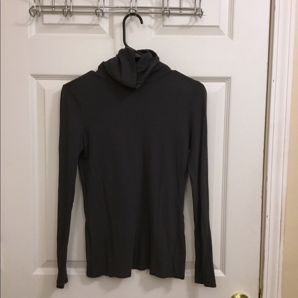 MOSSIMO Dark Gray Turtleneck (Tissue) Sweater